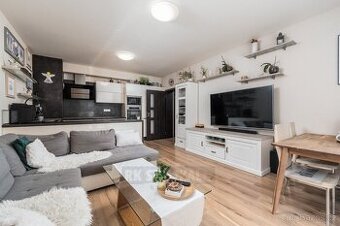 Prodej moderního bytu 3+kk, 72 m² s terasou 56 m² a 2x parko