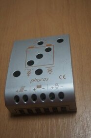 Fotovoltaický regulátor Phocos 12 / 24 V 5A