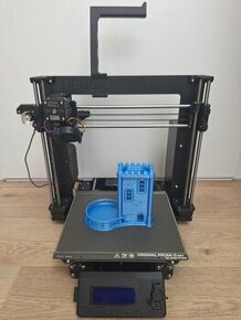 3D tiskárna Prusa MK3S+ a multi-materiálová jednotka MMU2S