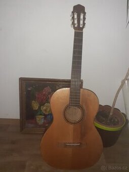 Vintage  klasická kytara Ostertag  4/4.