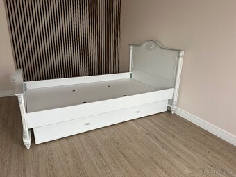 Cilek postel do studentského pokoje Romantic