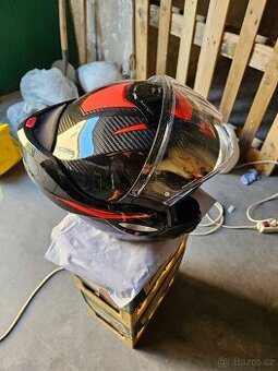 Carbon helma
