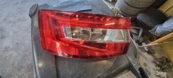Superb III liftback 3V5945207 Světlo