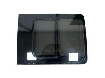 Pravé zadní sklo posuv. dveří 2K0847758Q VW Caddy 2k 2008