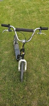 Koloběžka Intrea Giga Rider 300