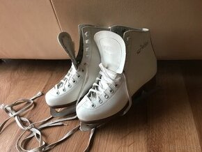 Dívčí zimní brusle zn. Botas vel.35