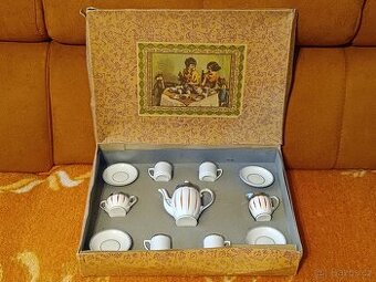 Porcelánový servis pro panenky
