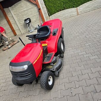 Zahradní traktůrek Lazer totožné Husqvarna cth171
