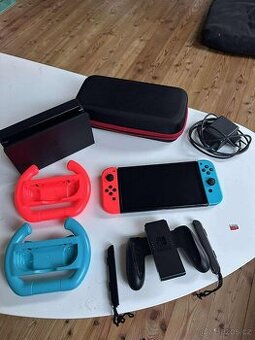 Nintendo switch OLED + plno příslušenství