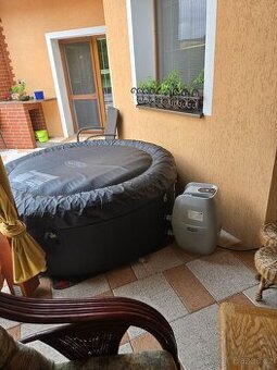 vířivka LAY-Z-SPA