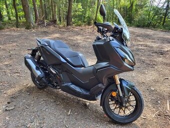 Honda adv 350