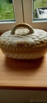 Keramicka doza na chleba.