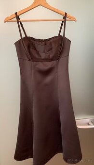Krásné hnědé společenské šaty zn. Mariposa vel. 32