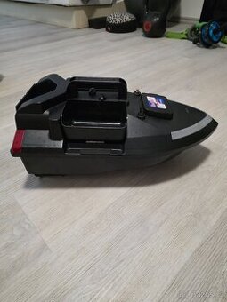 Zakrmovací zavážecí lodičku s GPS a dosahem 500 m