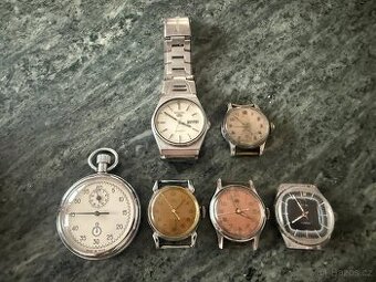 Konvolut starých hodinek .
