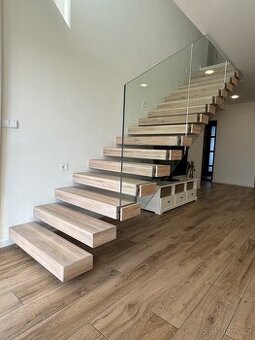 Konzolové schodiště - schody