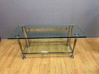 Skleněný konferenční stolek