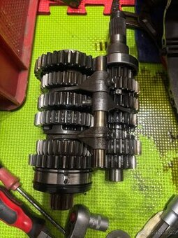 Prevodovka spojka kartery vana hlava na Honda CBR1000RR SC59