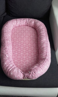 Hnízdo pro mimino, mimipříbor, mimiservis, doza na mlého