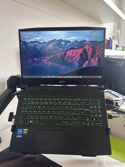 Herní notebook – RTX 3070 Ti / i7-12700H / 32GB DDR5 / 1TB