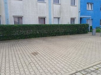 Pronájem skladů a kanceláří