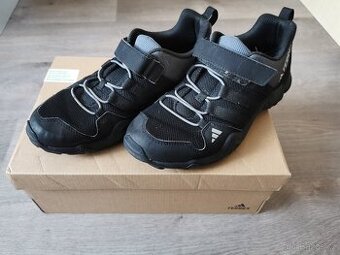 Chlapecké boty Adidas terrex, vel. 36