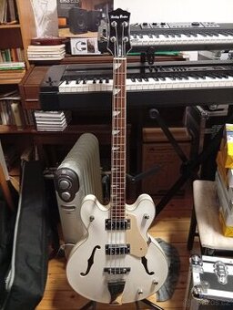 Shortscale semiakustická basa Harley Benton