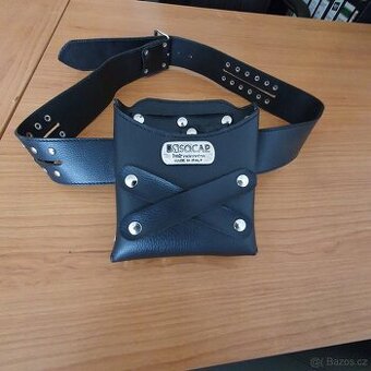 Kožený kadeřnicky pasek s kapsou - 1