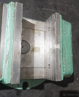 Strojní svěrák 200mm