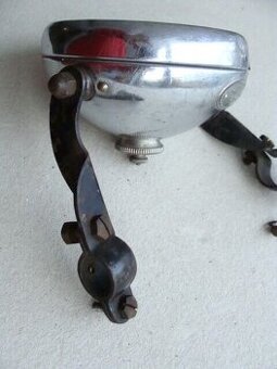 Poptávám držák na lampu