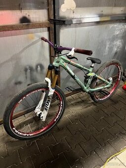 Slopestyle dirt kolo canyon stitched 720 pro