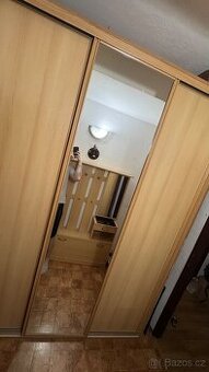 Šatní skříň 180cm