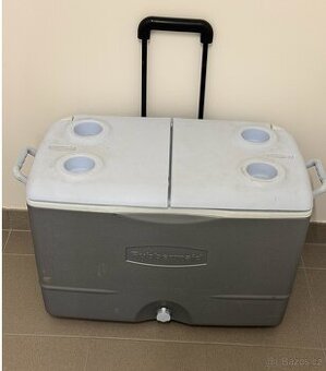 Rubbermaid cooler