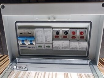 Chránič solárního měniče