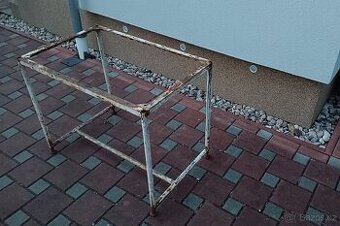 KOVOVÝ STOLEK BEZ DESKY