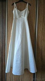 Svatební šaty bílé jednoduché, elegatní, až na zem