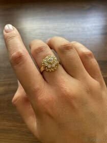 Zlatý dámský prsten kytička - 1