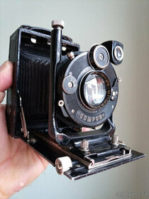 Historický fotoaparát CONTESSA NETTEL 6x9cm obj. 4,5/105mm