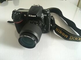 Nikon D300 s objektivem a pametovou kartou - 1