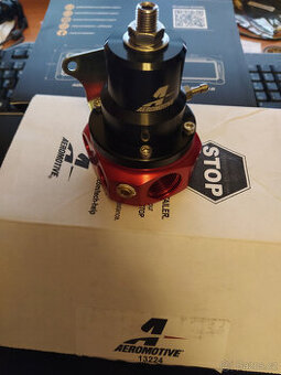 Aeromotive vykonny regulator paliva pro Karburator