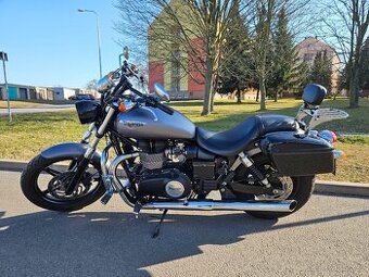 TRIUMPH SPEEDMASTER / 2015