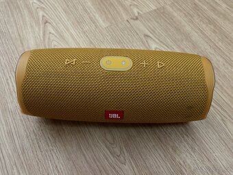 JBL Charge 4