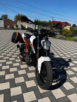 KTM Duke 125