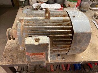 Třífázový elektromotor 1,5 kW 950 ot. / min.