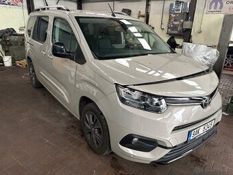 Toyota proace city verso, najeto 23000km, 7 míst