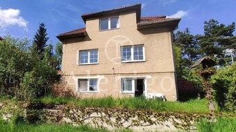 Prodej rodinného domu 275m2, pozemek 676m2, ul. Nad višňovko - 1