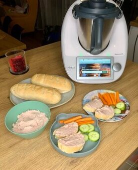 Thermomix TM6 - (V ZÁRUCE, POUŽÍVANÝ 4 MĚSÍCE)