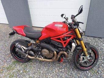 Ducati Monster 1200S