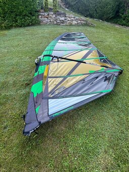 Windsurfing plachta a stěžeň