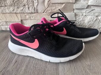 Lehké tenisky, zn.Nike, vel.38